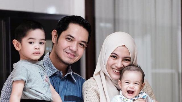Tradisi Artis Tahun Baruan di Masjid, Dude Harlino: Nikmat yang Perlu Dilestarikan!