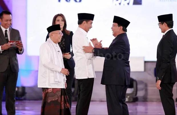 Media Asing Sebut Debat Capres Kaku Seperti Robot, Jadi Siapa yang Lebih Unggul?? 