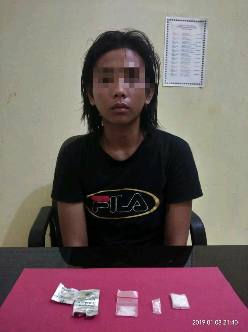 Gempar..., Wanita Pengedar Narkoba ini Diciduk di Pajak Lama Bagan Batu 