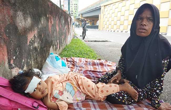 Tak Punya Uang, Tiga Bulan Jalan Kaki ke Pekanbaru