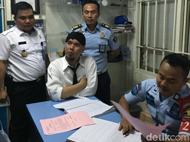 Senyum dan Tawa Ahmad Dhani Saat Dipenjara, Derry Sulaiman: Ini Kejadian Langka