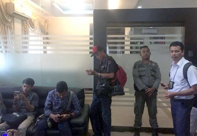 Pengukuhan Sekdako Pekanbaru dan 9 Pejabat Eselon II Digelar Tertutup di Ruang Kerja Wali Kota