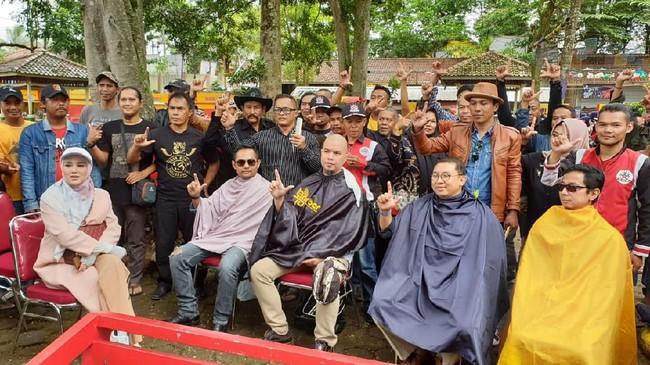 Ikutan, Fadli-Dhani Potong Rambut di Lokasi Jokowi Cukur: Sama-sama Pencitraan
