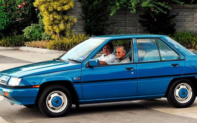Mahathir Bangga Naik Proton Tua, Warga RI Gugat: 'Esemka Manaaaaaa Pak Jokowi!?'