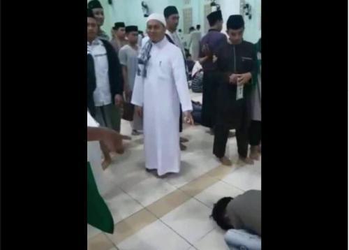 Dikira Meninggal saat Salat Jumat, Santri Ini Ternyata Hanya Tertidur Pulas