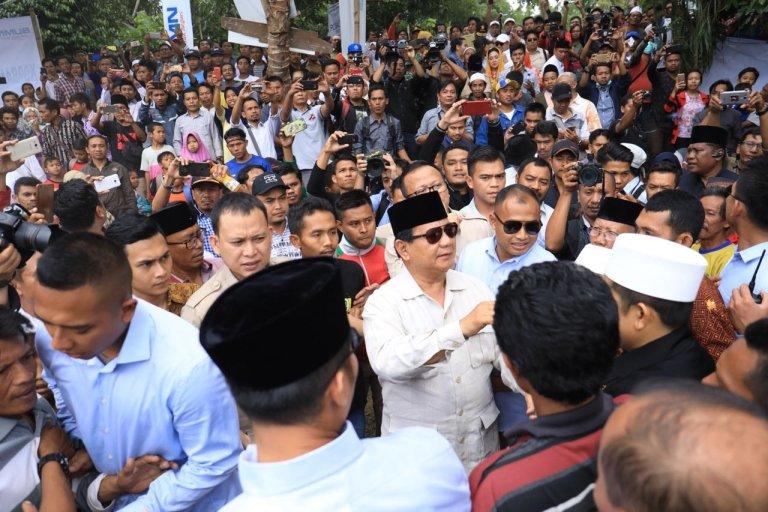 Oknum Polisi Robek Buku Tamu Tim Relawan Prabowo-Sandi, Apa Mau Intimidasi?