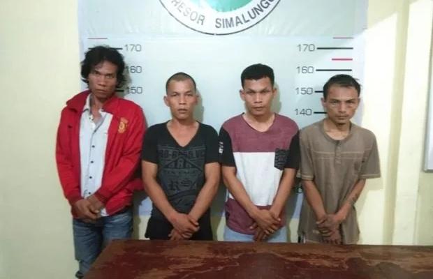 Asyik Nyabu di Kandang Ayam, 4 Pria Parbutaran Dibekuk Polisi
