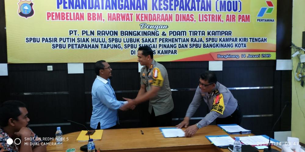 Polres Kampar Lakukan MoU untuk Pembelian Listrik, Air, BBM dan Perawatan Kendaraan Dinas