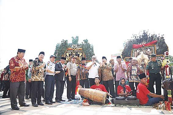Bupati Rokan Hulu H Sukirman Awasi Dana  Desa dan ADD