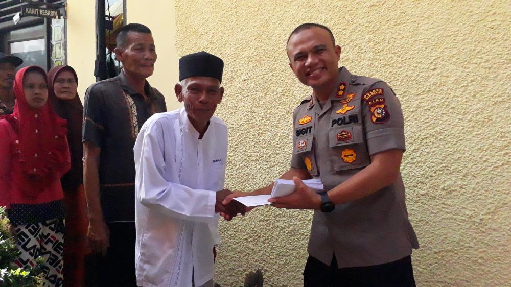 Program BERKAT ,Polres Bengkalis Menyalurkan Zakat Frofesi Kepada Wilayah Polsek Rupat.