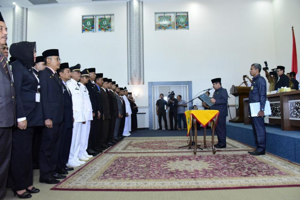 Bupati Amril Mukminin melantik Pejabat Pengawas (Eselon IV) di Lingkungan Pemkab Bengkalis,