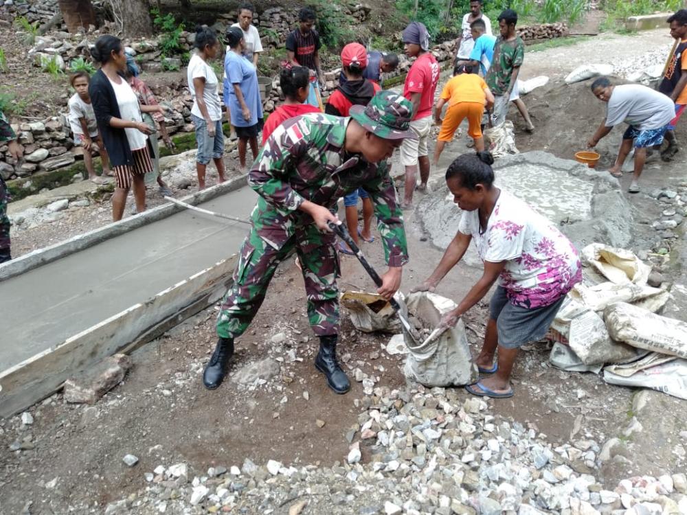 Yonif 132/BS, Wujudkan Kemanunggalan TNI Bersama Rakyat di Perbatasan.