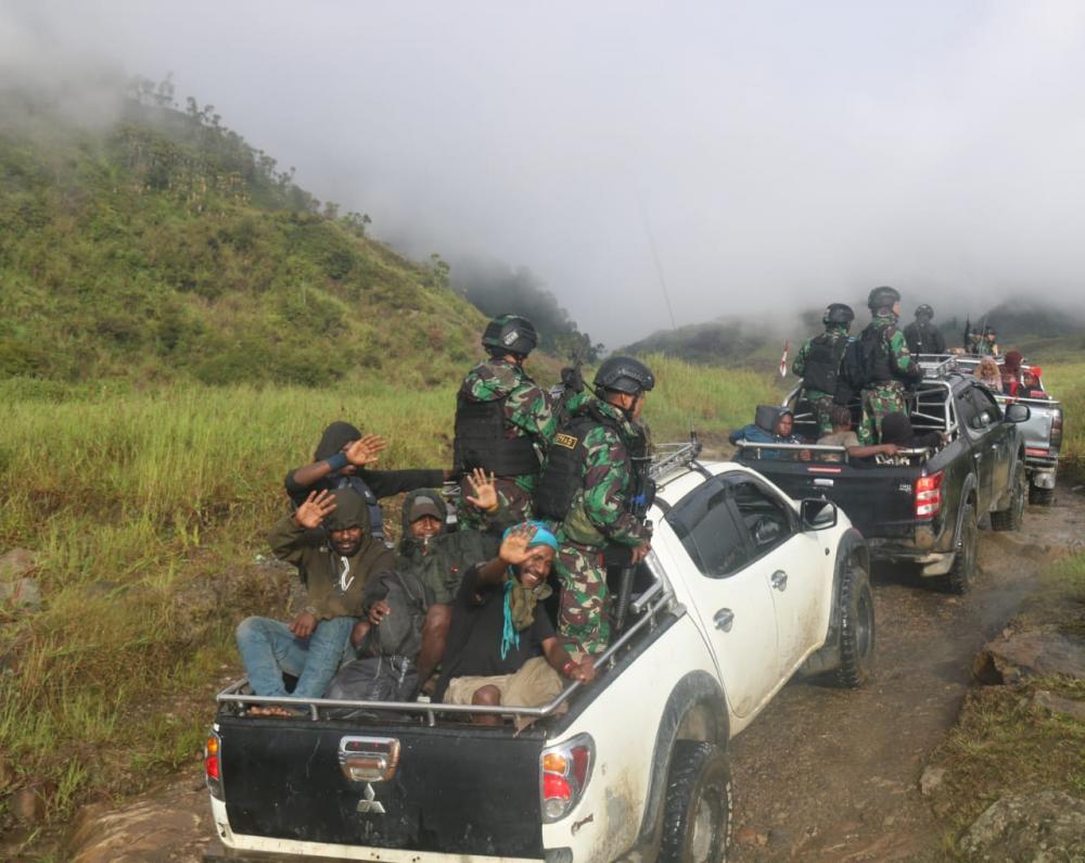 Libur Telah Usai  dan Masa Sekolah Menanti bersama Satgas YR 323