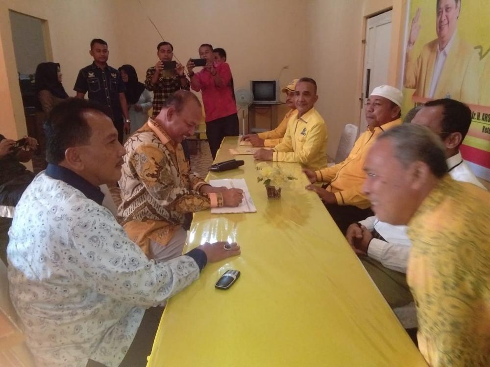 H .Hamulian dan H Tedy Mirzal Dal Mendaftar Di Partai Golkar Untuk Calon Bupati-Wakil Bupati Rohul