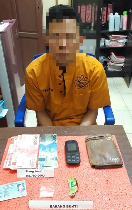Terduga TP Narkotika di Tembilahan Tak Berkutik Ketika Polisi Temukan Sabu Dirumahnya