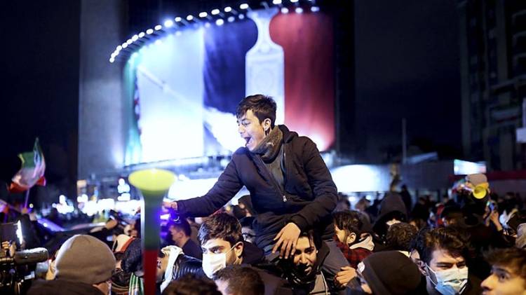Rakyat Iran Tak Kuasa Bendung Bahagia Tatkala Timnasnya Jadi Negara ke-14 yang Lolos Piala Dunia 2022