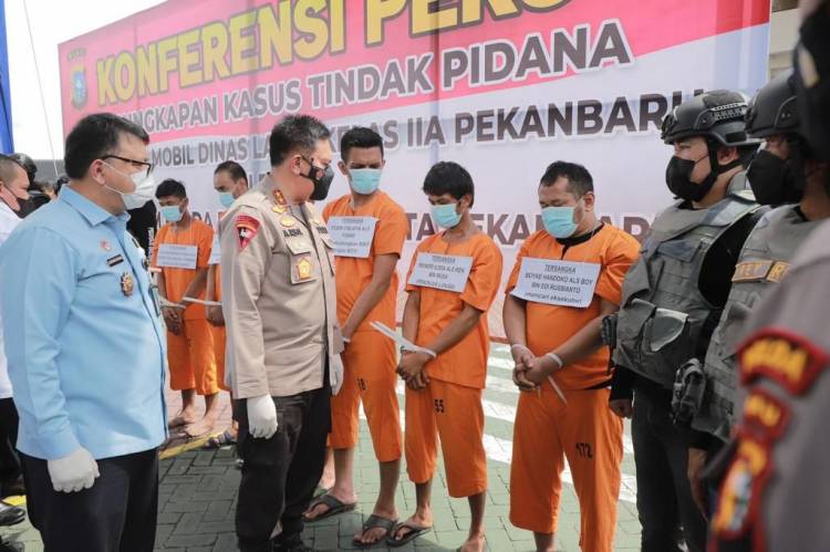 Pembakar Mobil Dinas Kalapas Pekan Baru Yang Dikendalikan Napi Narkoba Di Ciduk Polisi