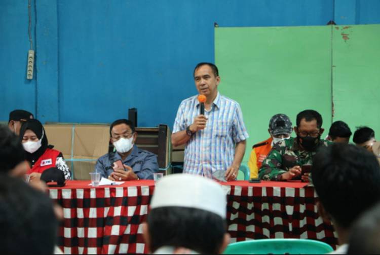 Sambangi Korban Longsor, Ketua DPRD Inhil Berkisah Tentang Musibah yang Pernah Dialaminya 15 Tahun Lalu