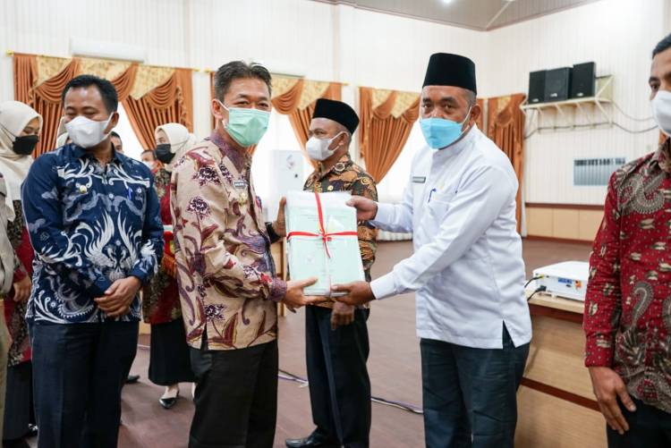 Masyarakat Rohil Kembali Dapat 1400 Sertifikat Tanah Gratis