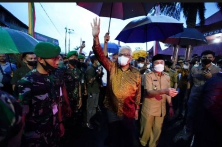 Mendagri Malaysia Dato'Seri Hamzah Bin Zainudin Kunjungi Kampung Asalnya Di Riau