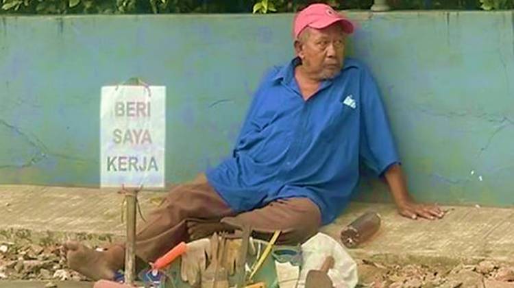 Sutrisno, Pria Renta yang Pantang Mengharap Iba Meski Sedang Kesusahan Hidupnya