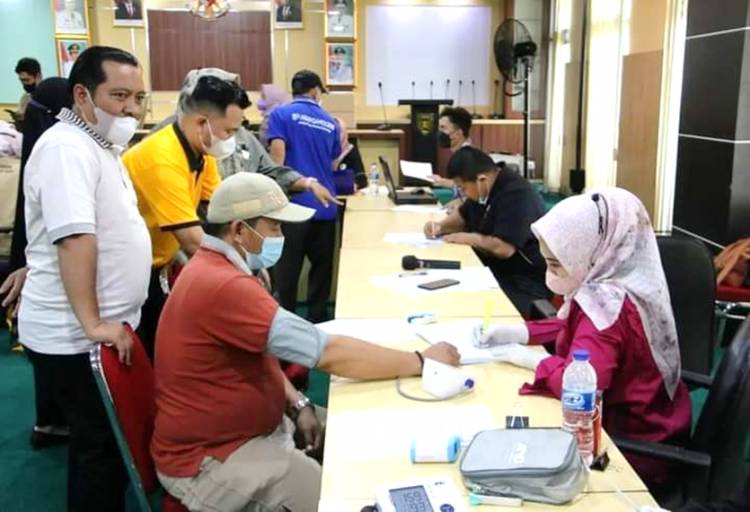 Sejumlah Pejabat dan Pegawai di Lingkungan Setda Inhil  Mendapatkan Vaksin Booster