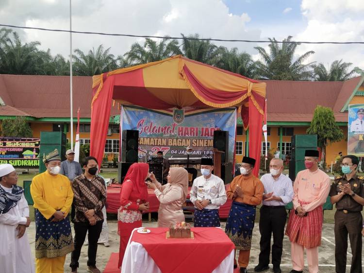 Bupati Hadiri HUT Bagan Sinembah ke 27 Sekaligus Perpisahan Camat