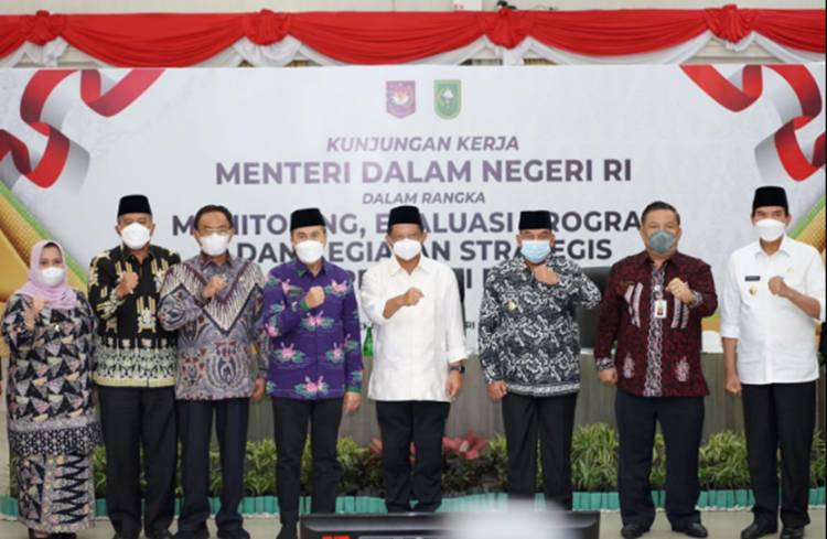 Bupati Inhil HM. Wardan Ikuti Rakoor dengan Kemendagri, Bahas Percepat Penanganan Covid-19
