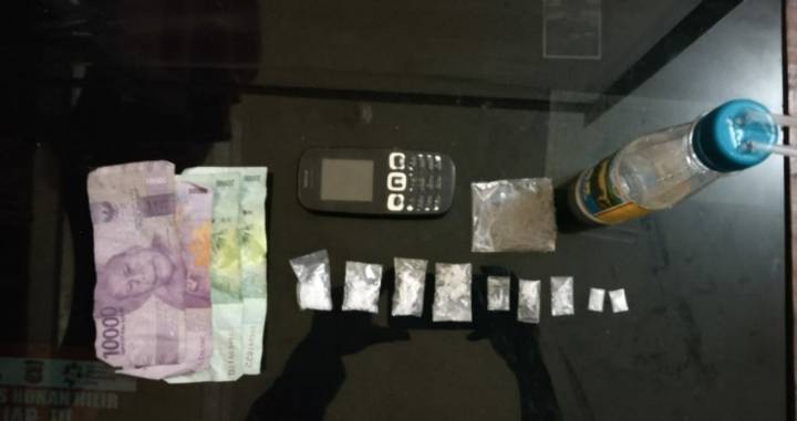 Pesta Sabu-sabu, 4 Pria di Simpang Kanan Diringkus Polisi
