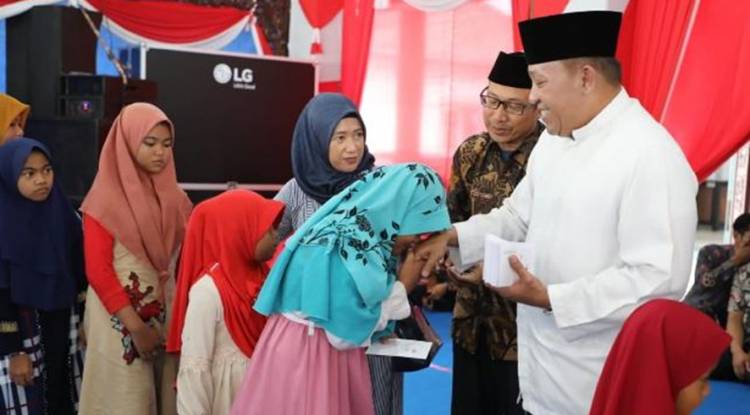 Peduli Anak Yatim, Bupati Sampang Konsisten Lakukan Santunan Rutin Setiap Bulan