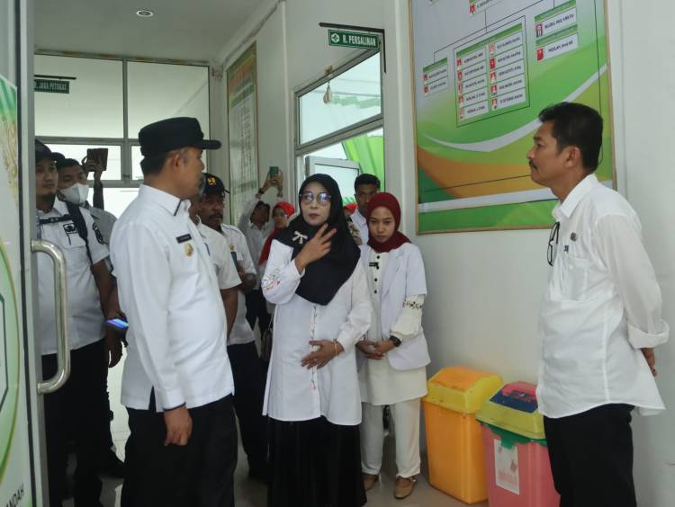 Pj Buapati Inhil Tinjau Pelayanan Puskesmas Mandah