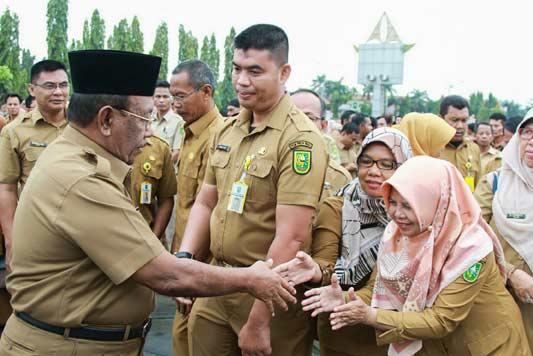 Gubernur Riau Wan Thamrin Hasyim Mulai Mengemas Barang