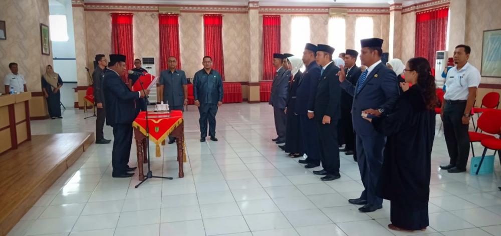Sebanyak 11 Pejabat Ka. UPT, Kasubag TU UPT dan Kepsek Dilantik Wabup Rohil   Jamil : Buktikan Dengan Kinerja yang Baik