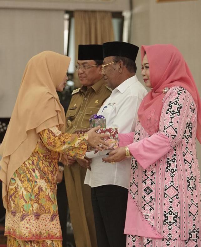 Bupati Inhil Hadiri Pisah Sambut Dan Serah Terima Jabatan Gubri 