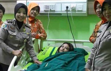 Vanessa Angel Terkapar di RS, Polwan dan Perawat Senyum-senyum