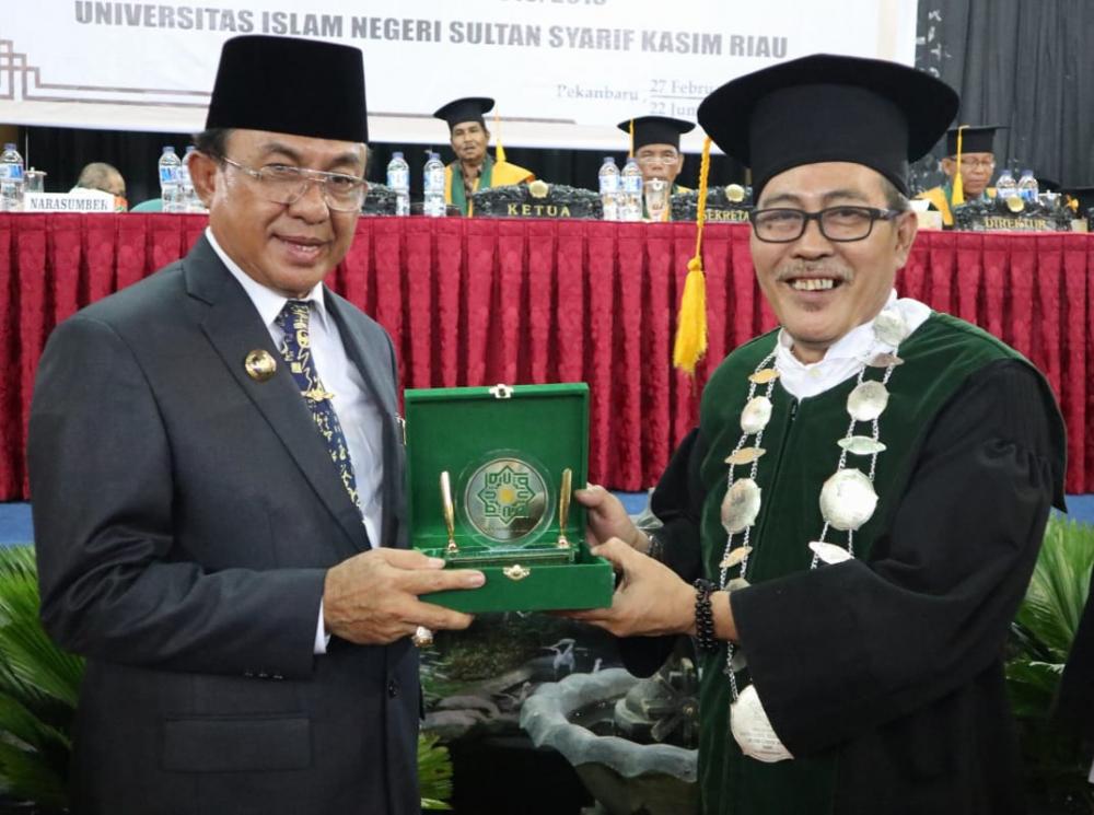 Bupati Inhil Orasi Ilmiah Pada Wisuda  UIN Suska Riau
