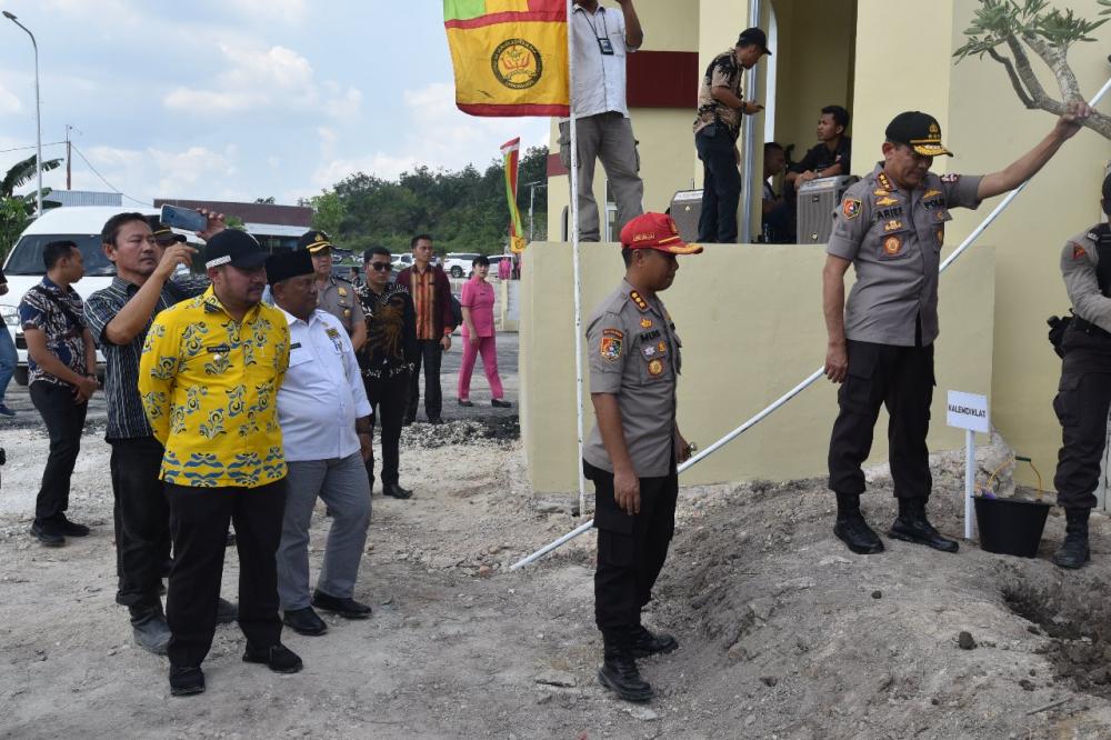Kalemdiklat Polri Bersama Kapolda Riau dan Bupati Kampar, Tanam 1000 Pohon di Lingkungan SPN