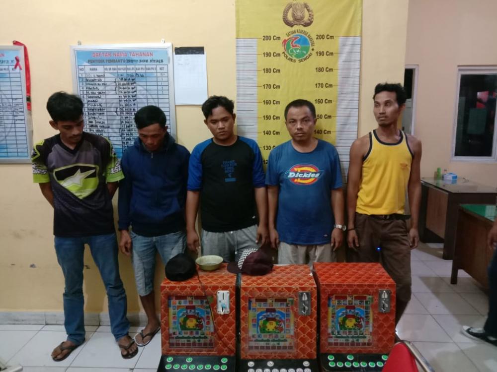 Timsus Satnarkoba Polres Sergai Amankan 3 Unit Jackpot dan 5 Pelaku