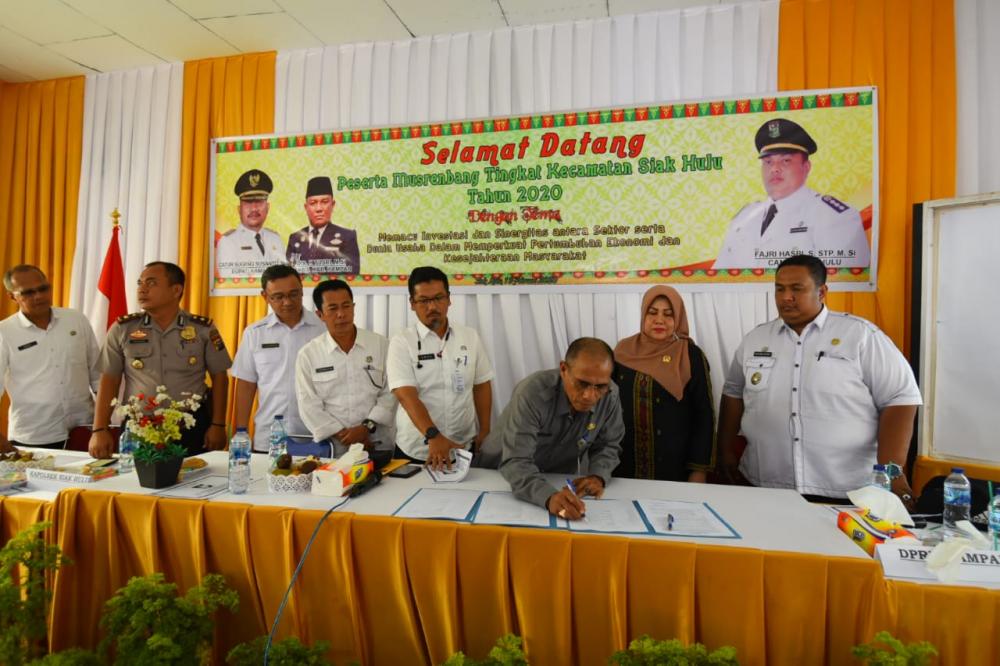 Kepala Dinas Pendidikan Membuka Musrenbang Siak Hulu sangat aktif diskusi pembangunan, OPD diminta jemput bola
