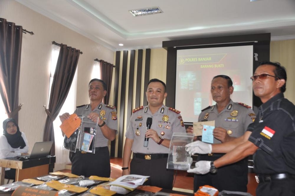 Polres Banjar Meringkus 4 Pengedar Narkoba Di Lain Lokasi