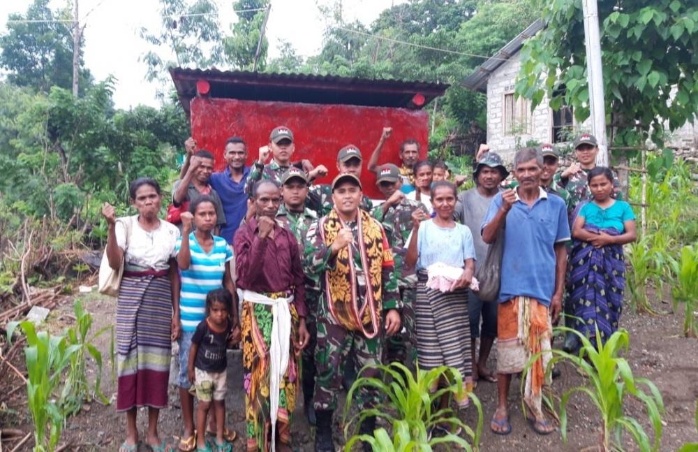 Satgas Yonif 132/BS Bangun Bak Penampungan Air di Tapal Batas.