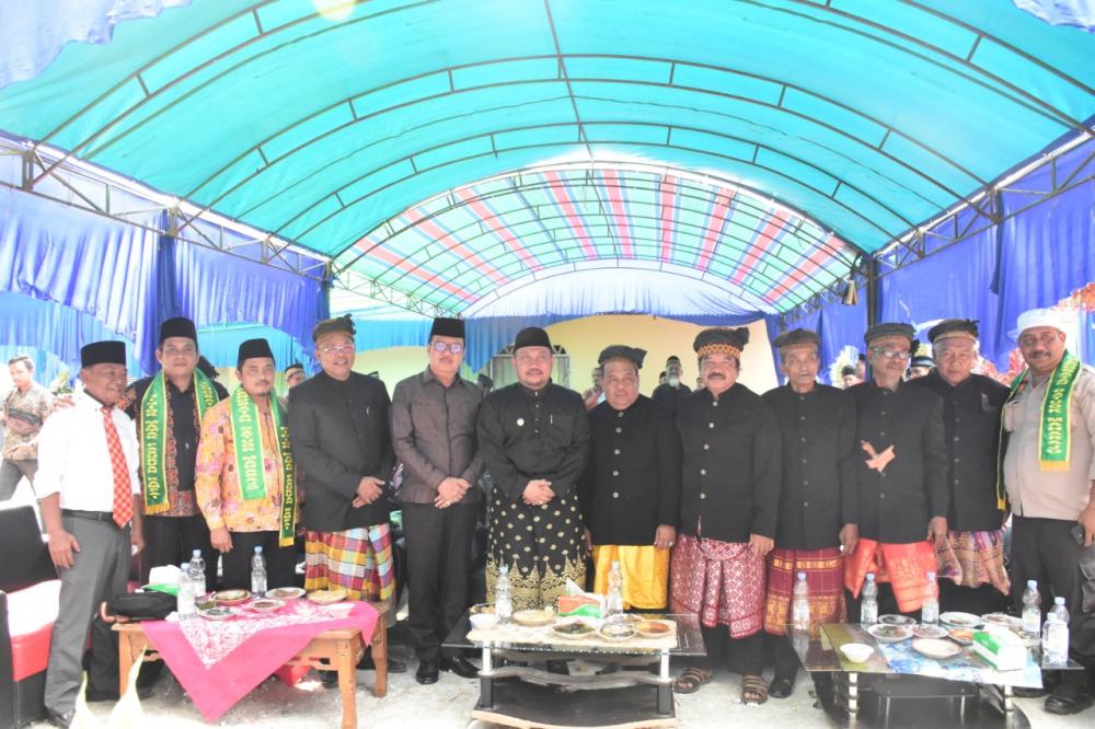 Pengukuhan Gelar Adat Persukuan Kampai, Bupati Kampar : Tali Bapilin Tigo untuk Kampar yang lebih baik .