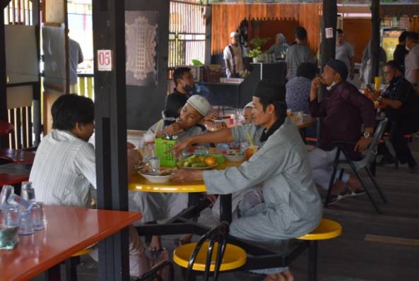 Hari ini Kegiatan Jumat Berkah Polres Kampar Berbagi Makan Siang Gratis di Dua Lokasi