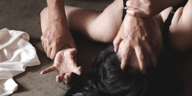 'Teman Makan Teman': Istri Sahabat Sendiri Disetubuhi Paksa, Korban Diancam Pakai Badik
