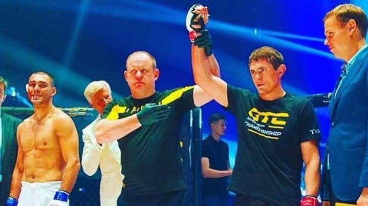 Kesal karena Hina Agama, Petarung MMA Rusia Banting Lawannya Usai  Pertarungan di Octagon