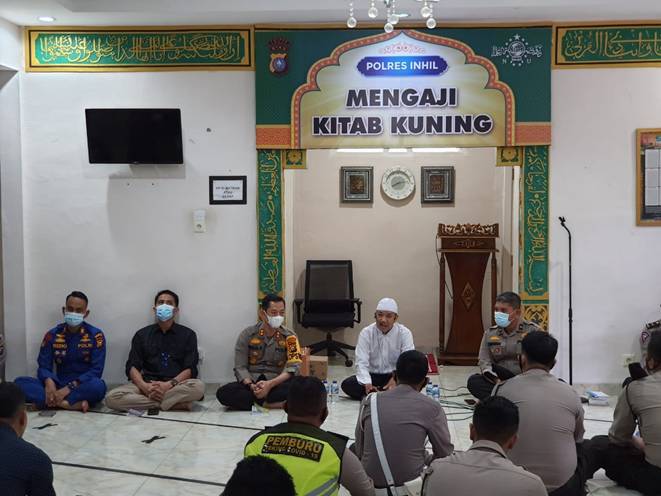 Polres Inhil Gelar Kajian Kitab Kuning untuk Memperkuat Rohani dan Mental para Personel