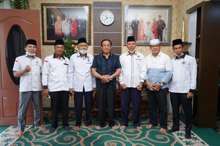 Pengurus DPD PKDP Inhil Bersilaturahim ke Kediaman Bupati HM. Wardan
