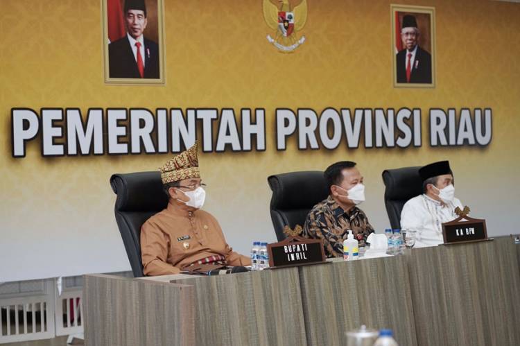 Bupati Inhil Tandatangani Usulan Bersama Pembangunan Infrastruktur Perbatasan Riau-Jambi