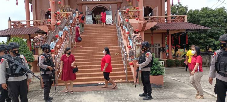 Patroli Saat Perayaan Imlek, Batalyon B Pelopor Sat Brimob Berikan Rasa Aman ke Masyarakat