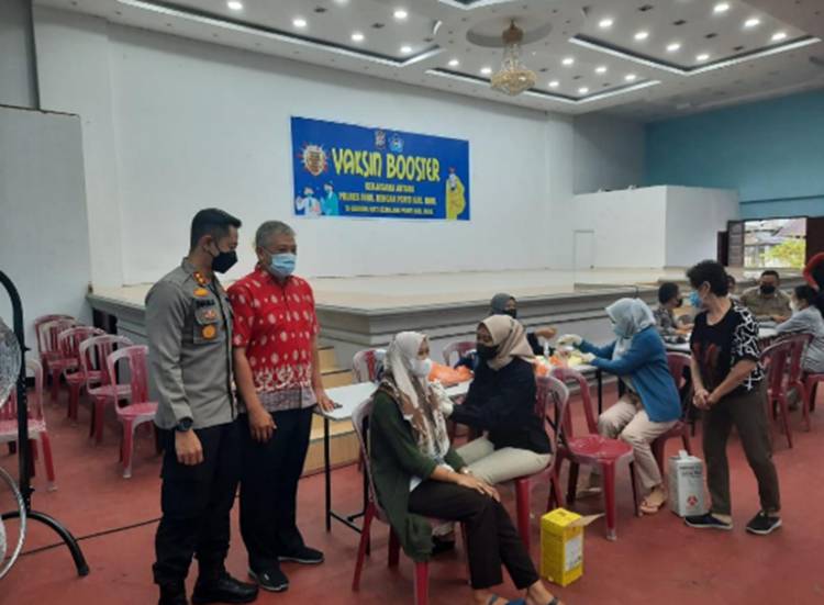 Polres Inhil dan PSMTI Inhil Bersinergi Laksanakan Vaksinasi Tahap III (Booster)